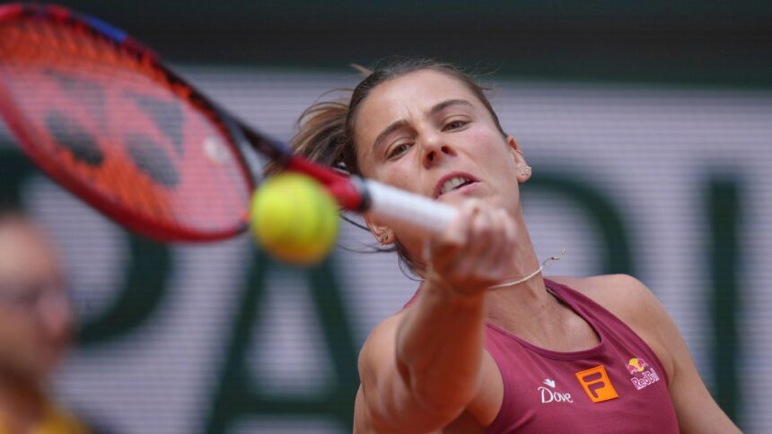 Jessica Boosa coolly confuses Emma Navarro with French Open