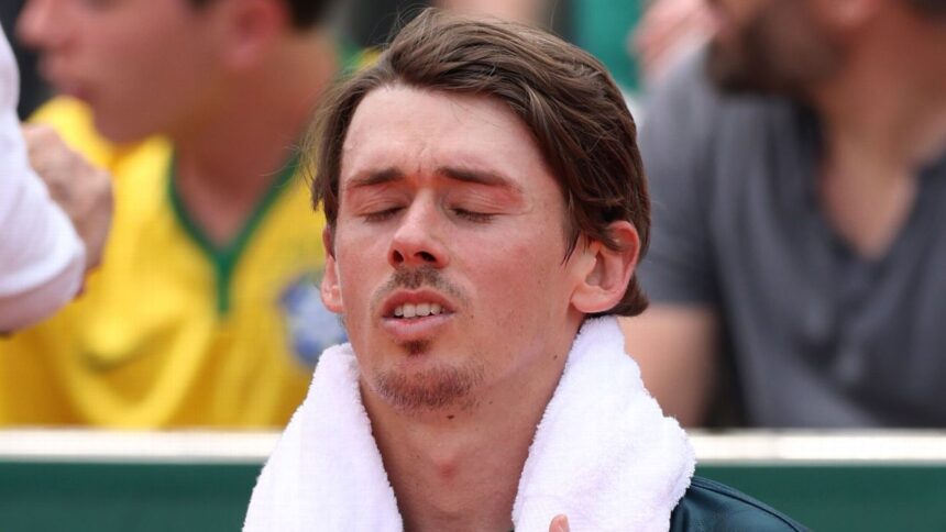 Alex de Minauau is seeking a shorter season after the French open loss