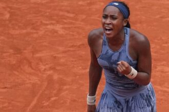 Coco Gauff survives the second set and moves forward with the French Open