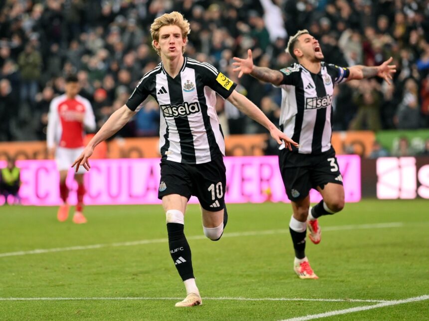 Anthony Gordon celebrates scoring for Newcastle against Arsenal