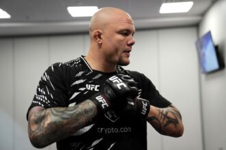 Anthony Smith