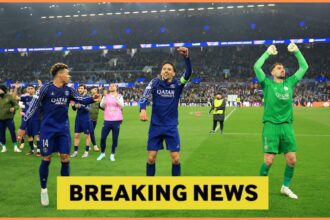 Gianluigi Donnarumma and his PSG teammates celebrate