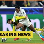 Jonathan David of Lille fights for the ball