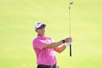 Cameron Percy grabs the senior PGA lead after firing a 67. Ernie Els 1back