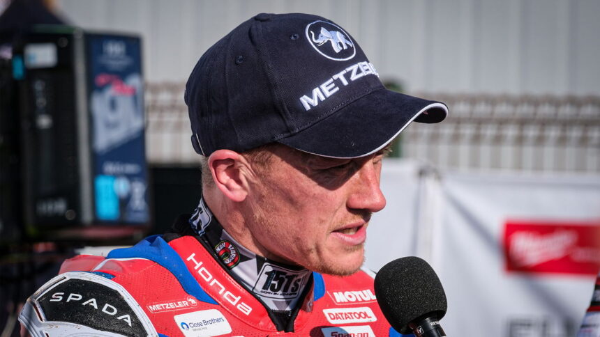Davey Todd gives Dean Harrison 'Struggle' at North West 200