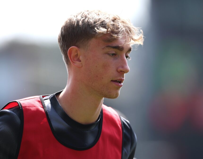Dean Huijsen warming up for Bournemouth