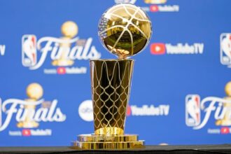 Larry Obrien Trophy pic
