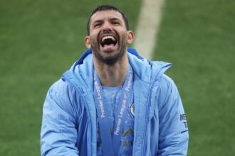 Leeds is set to move the opening to sign forwards like Aguero in the coming days