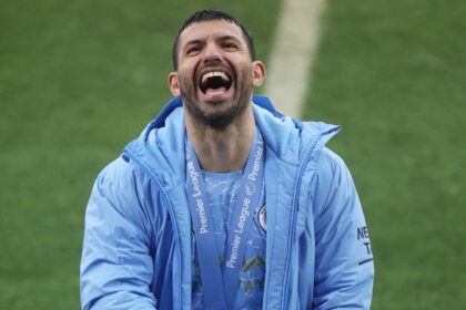 Leeds is set to move the opening to sign forwards like Aguero in the coming days