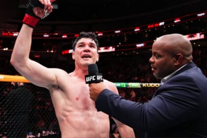 Mike Malott scores hard fought decision win over Trevin Giles - UFC Edmonton Highlights