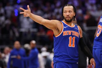 NBA fans are in awe as the Knicks complete a 20-point comeback with the Celtics to win Game 1.