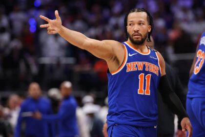 NBA fans are in awe as the Knicks complete a 20-point comeback with the Celtics to win Game 1.