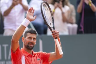 Novak Jjokovic wins the Geneva Open to win the 100th single title
