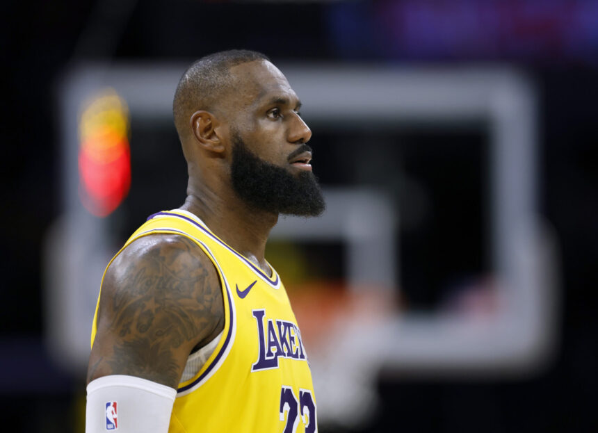 "Picking up there"...LeBron James says the goat argument is "over", Michael Jordan's former Tiemmate warns it's too late