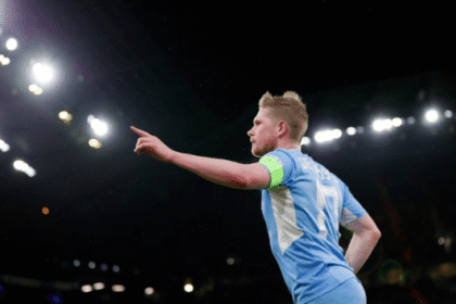 Debruille choose between the Naples and Chicago fires after exiting Manchester City