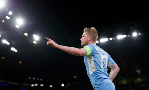 Debruille choose between the Naples and Chicago fires after exiting Manchester City