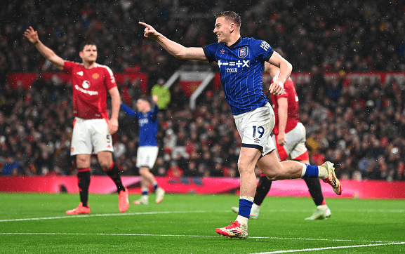 Chelsea approaches Liam Dellup