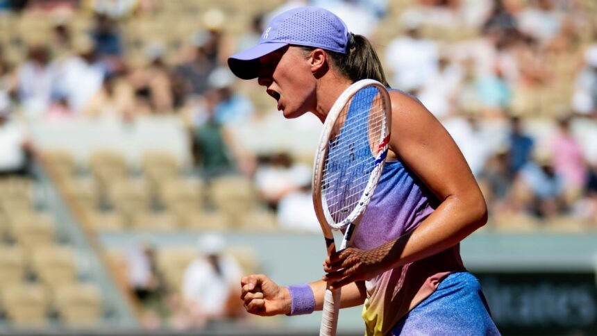 Swiatek advances to round 4 with Sabalenka French Open