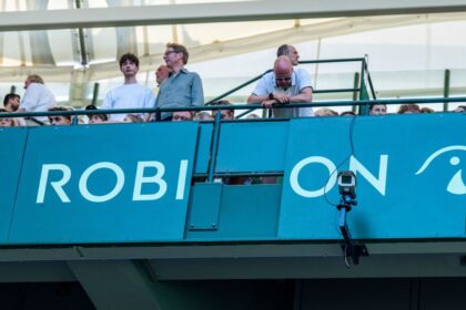 Alexander Zverev supports fan hits for Falling Advertising Board