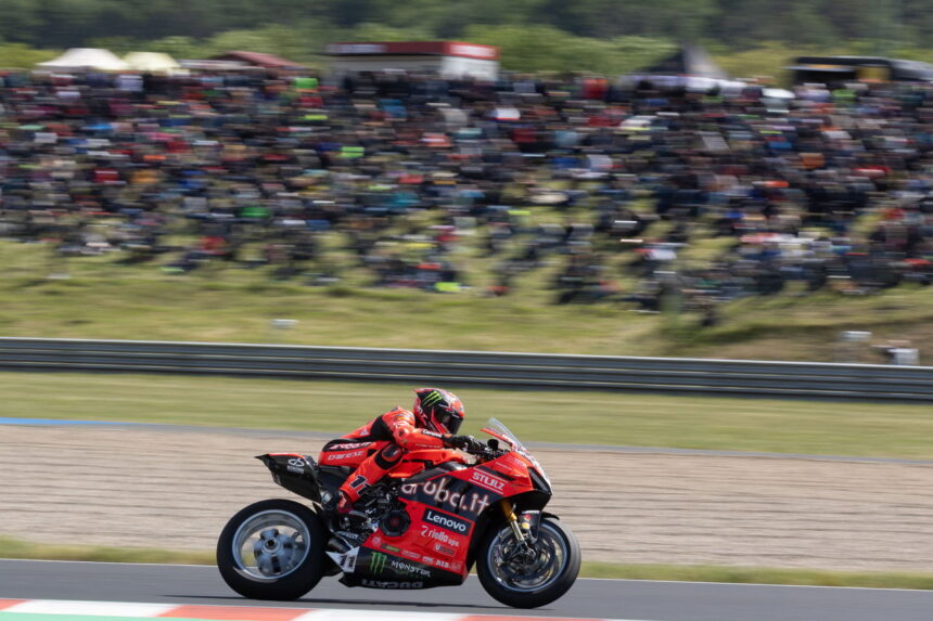 2025 Emilia-Romagna Worldsbk: Friday's live practice update