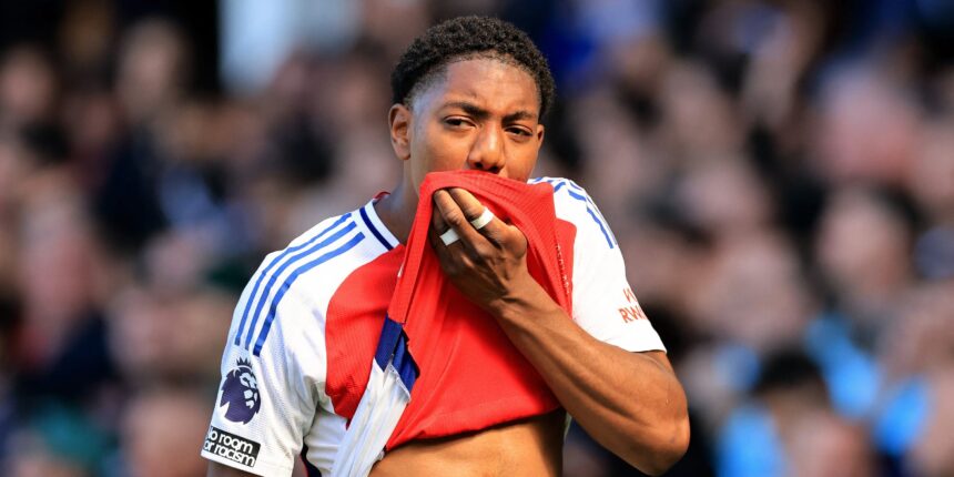 Arsenal discusses to sign the £42 million defender