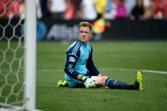 Barcelona goalkeeper Mark Andre Ter Stegen has offered Manchester United