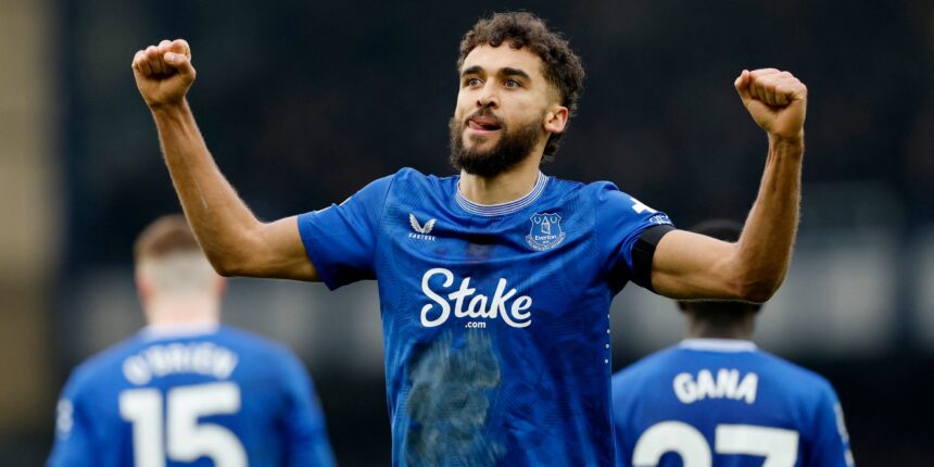 Everton is ready to trigger a £30 million release clause for "exciting" DCL replacement