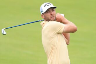 Sam Burns posts 65 and ends with an open lead at Oakmont