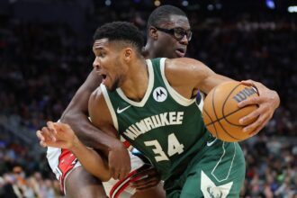 The Chicago Bulls star claims that his teammates could control him in the future like Giannis Antetocomo