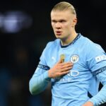Wilcox signs "world class" cf for man utd