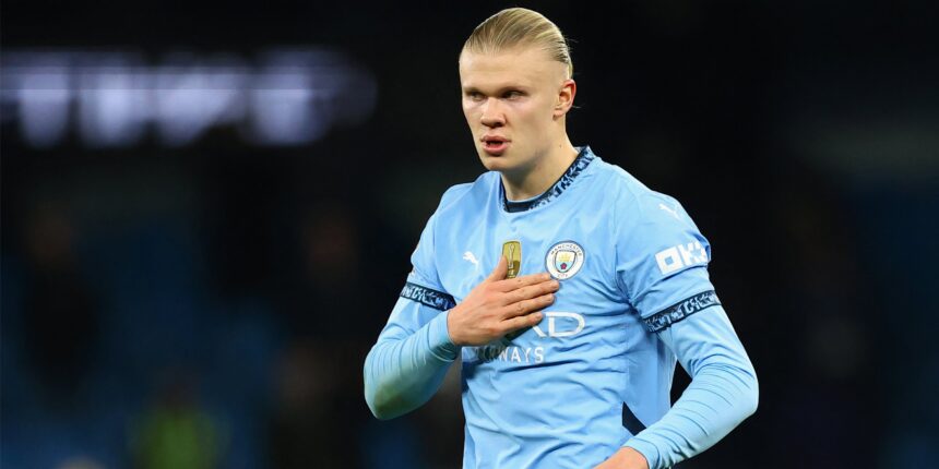 Wilcox signs "world class" cf for man utd