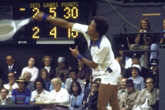 Arthur Ash, Roscoe Tanner and Jimmy Connors' small things at Wimbledon in 1975