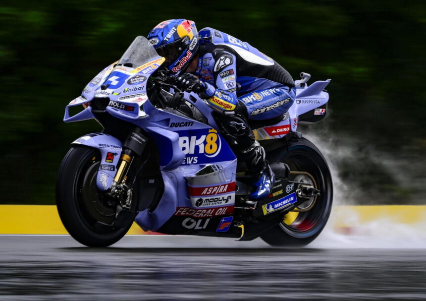 Alex Marquez: "I played cards - especially on the scooter!"