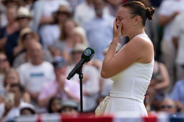Amanda Anisimova thanked her mother in tears after the loss of Wimbledon