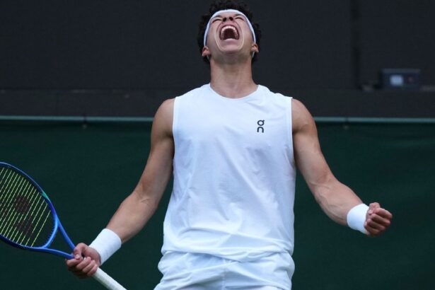 American Ben Shelton sails for round 16 at Wimbledon 2025