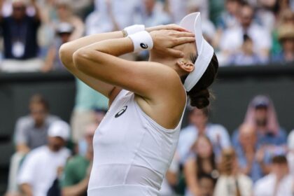 Belinda Benc surprises Mirra Andreeva to reach Wimmbledon Semi
