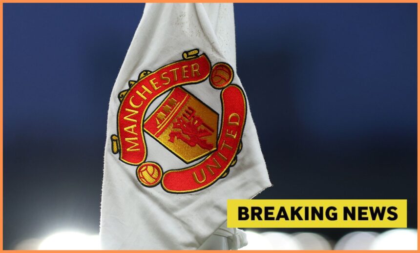 Manchester United corner flag and breaking news banner
