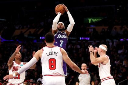 Carmelo Anthony and Demar Derozan urge NBA players not to rely solely on three-point shots.