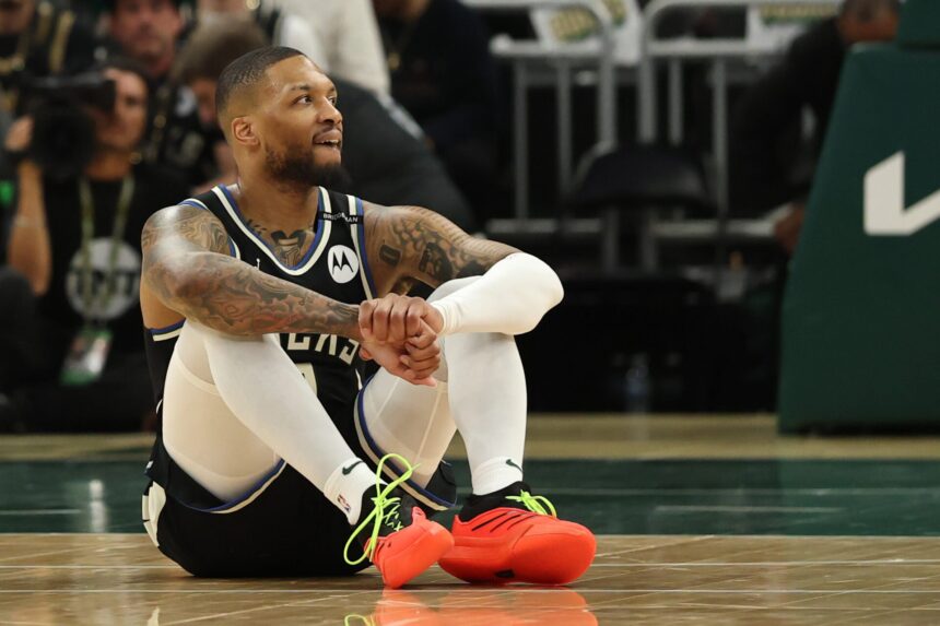 "No one there..." Damian Lillard responded to criticism of the Milwaukee Bucks' tenure