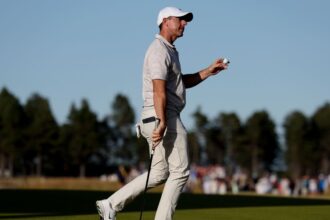 Rory McIlroy Rides Late Surge shares Scotland's open lead with Chris Gotterup
