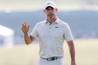 Rory McIlroy sleeps for early open practice