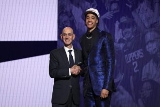 The La Clippers may already regret their choice in the 2025 NBA draft. The rookie is struggling again in the summer league.