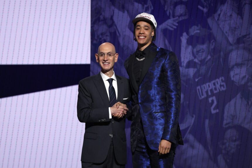 The La Clippers may already regret their choice in the 2025 NBA draft. The rookie is struggling again in the summer league.