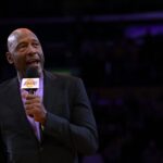 The La Lakers have "alien" players who "continue to surprise me," says James Worthy.