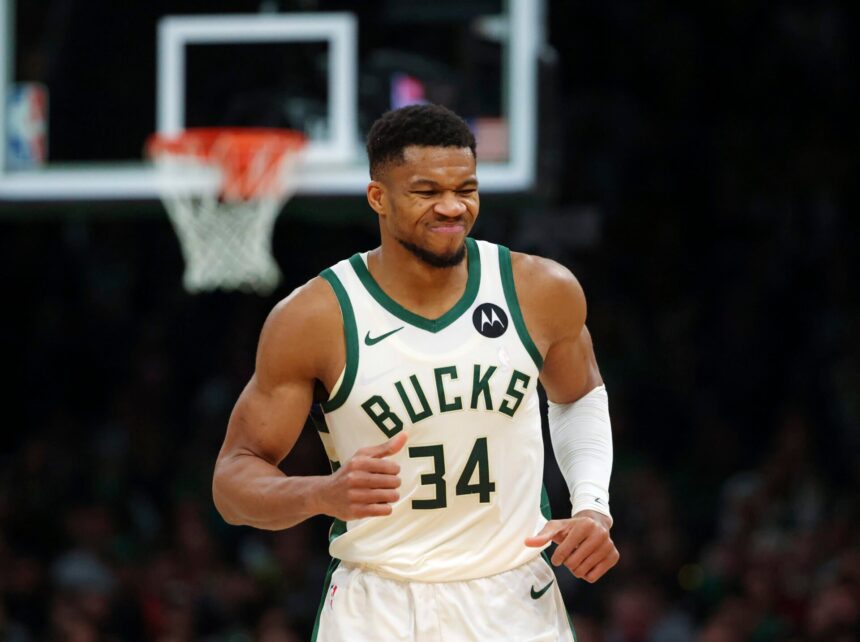 The NBA Insider explains what the Milwaukee Bucks should do in the situation with Giannis Antetokounmpo. "It took 50 years..."