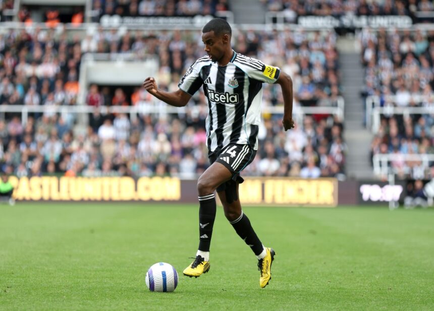 Alexander Isak in action for Newcastle United