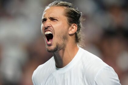 Alexander Zverev defeats Alexei Popilin to reach Toronto semi-finals
