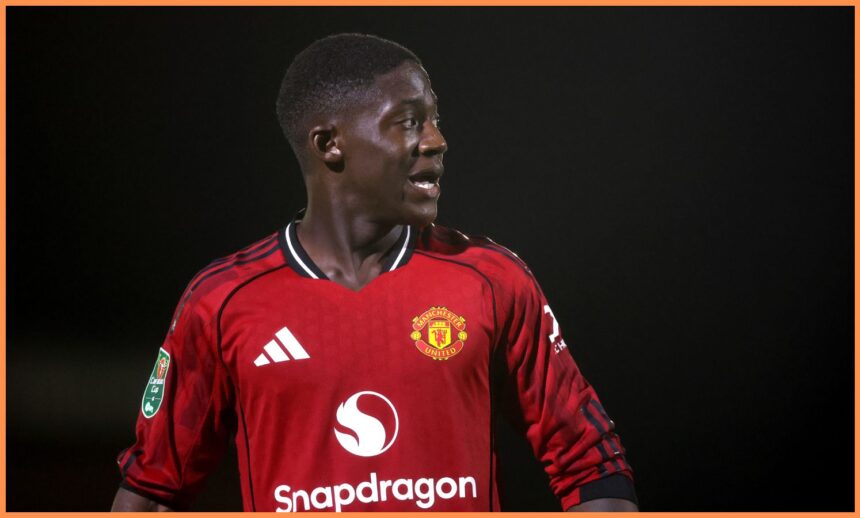 Kobbie Mainoo in action for Man United