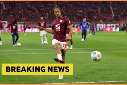 Xavi Simons warming up for RB Leipzig