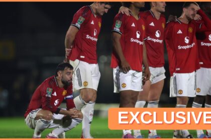 Bruno Fernandes watches Man United